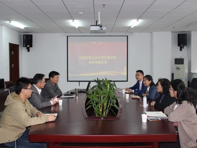 新闻照片.jpg 新闻照片.jpg