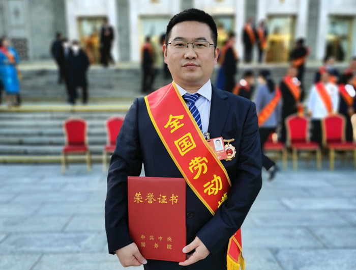 媒体视角中安在线安徽电大两名学员荣获全国劳动模范称号