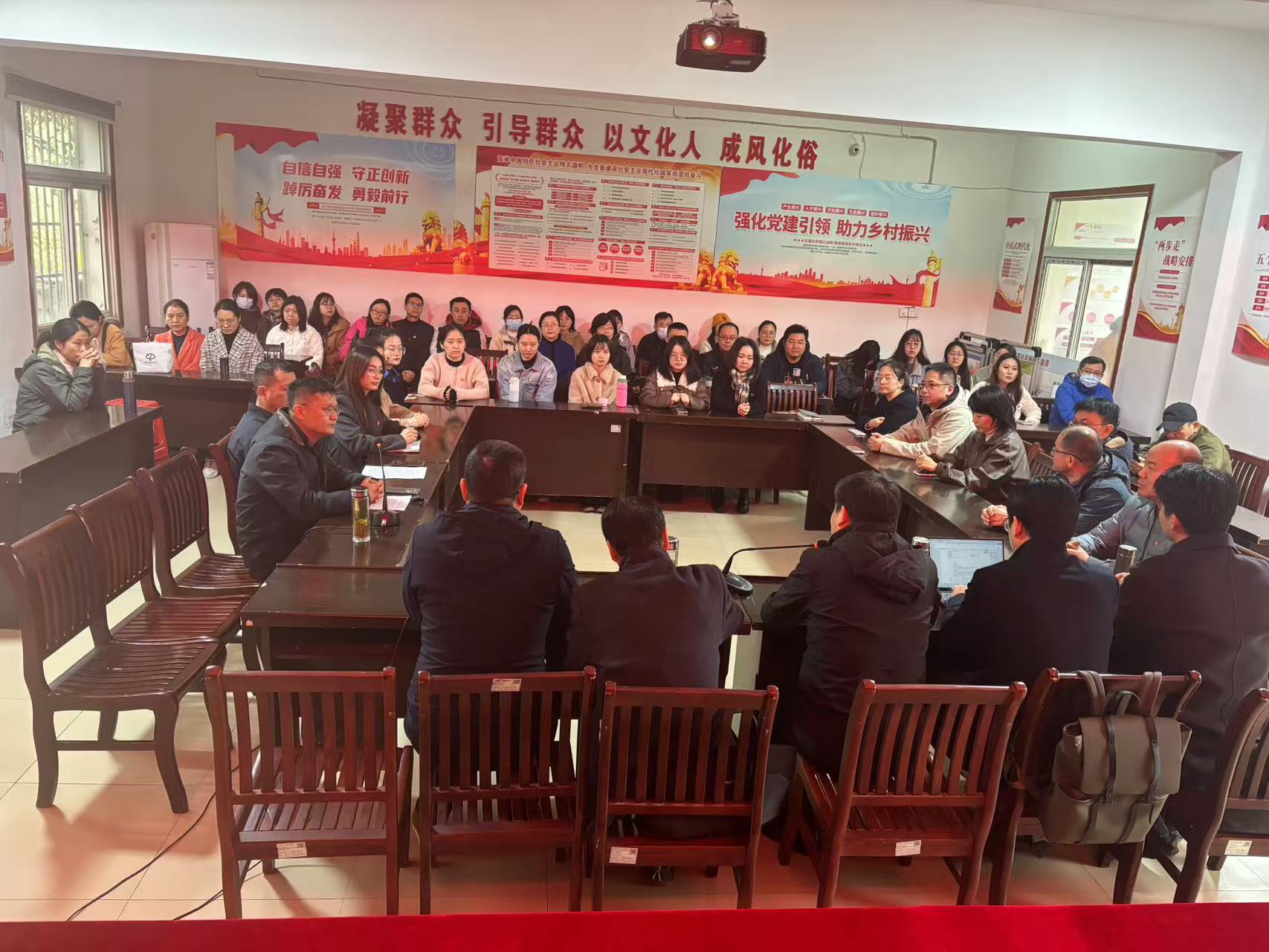 办学实体党总支开展“党建引领 教育赋能  助力乡村振兴新发展”主题党日活动